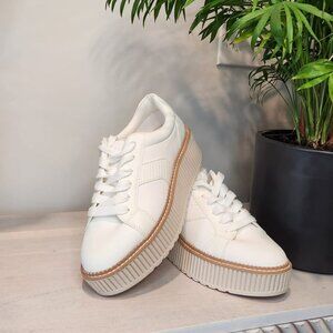 DV Platform Sneakers - Size 8 - Classic White - Fall Style - Tiger Sneakers Shoe
